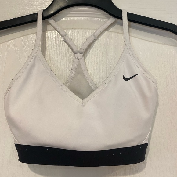 Nike Women’s White/Black Sports Bra Size Small (Like New/Pads Included) - Picture 2 of 6